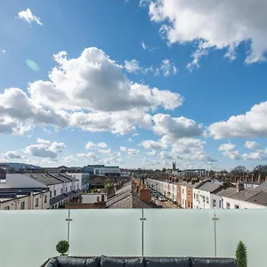 The Burton Penthouse By Fortuna Apartment Cheltenham