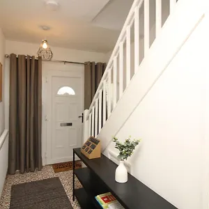  Holiday home Ashby Traveler's Haven: Spacious 3-bed Retreat